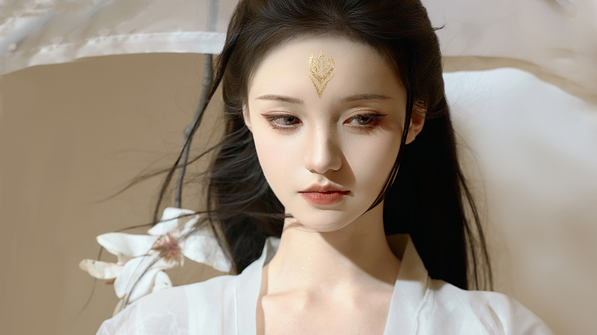 古风白衣女子高清壁纸，免费下载美女电脑背景