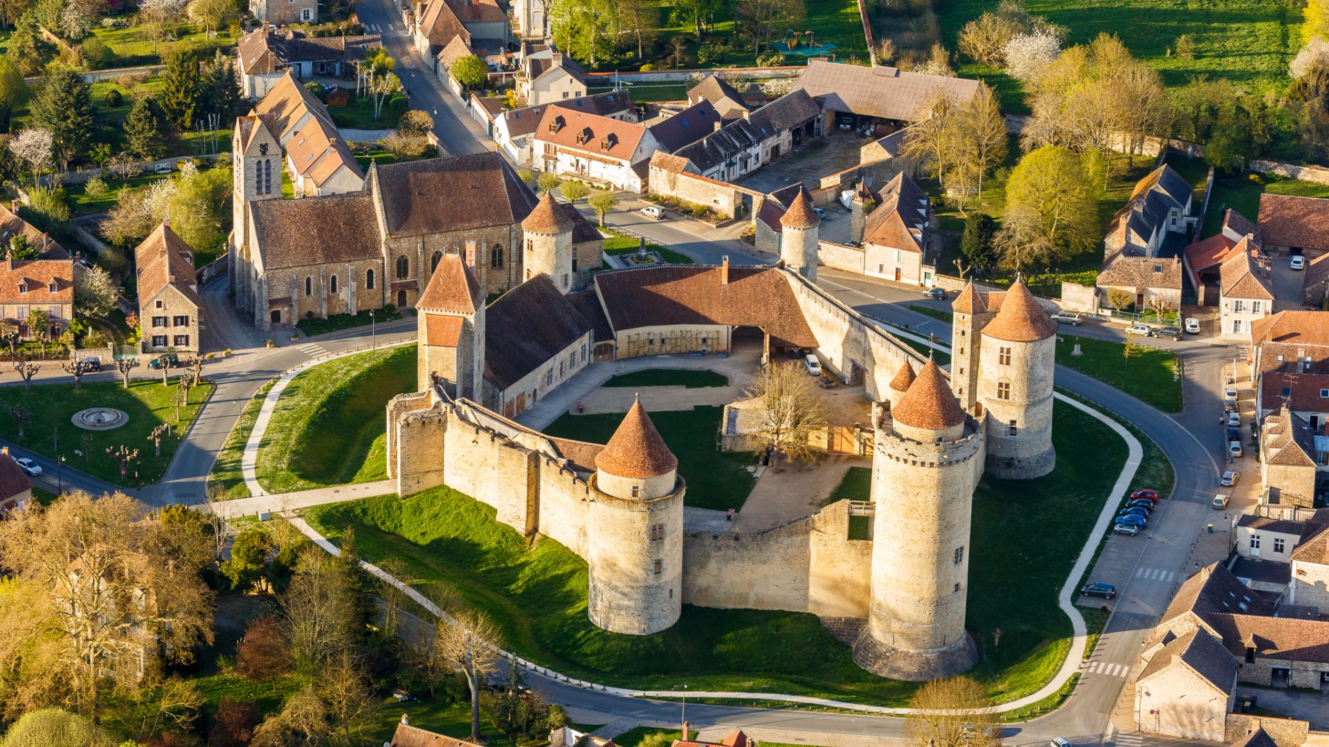 法国布兰迪莱尔城堡风景桌面壁纸