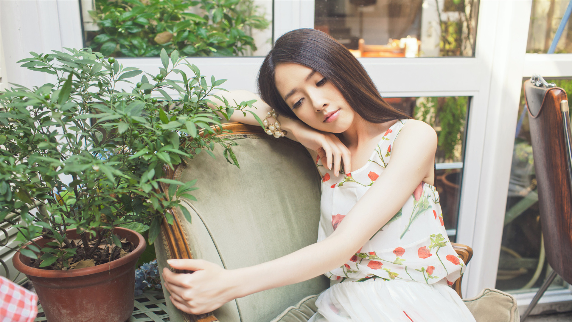 郭碧婷温馨写真桌面壁纸