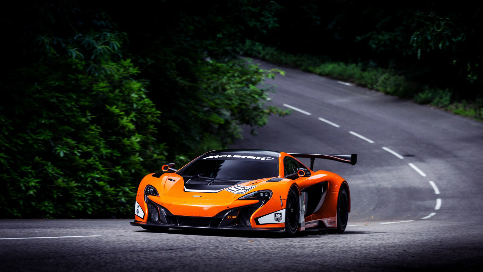 迈凯轮650S GT3转弯瞬间，超炫跑车壁纸，免费电脑壁纸下载