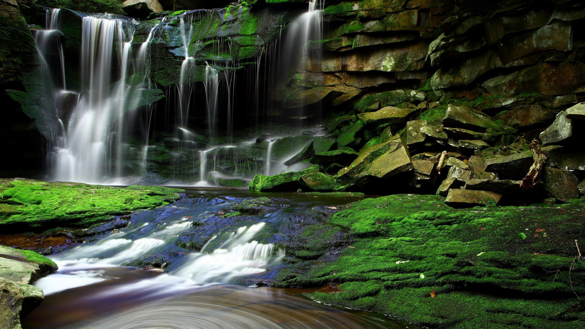 岩石,瀑布,流水,小溪流水,石头,苔藓,自然森林风景桌面壁纸