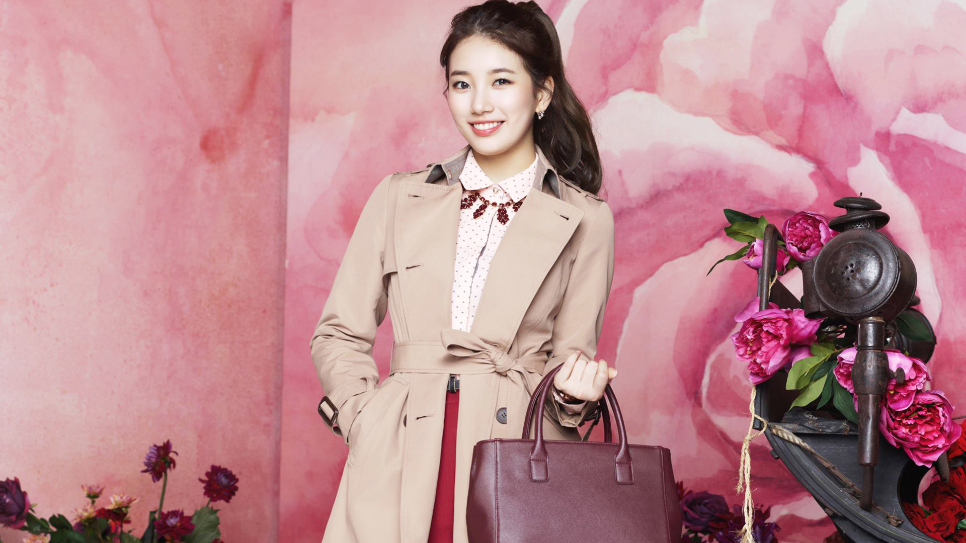 MISS A,裴秀智,写真,鲜花,杂志,画报,包包,品牌,粉色背景,韩国美女壁纸