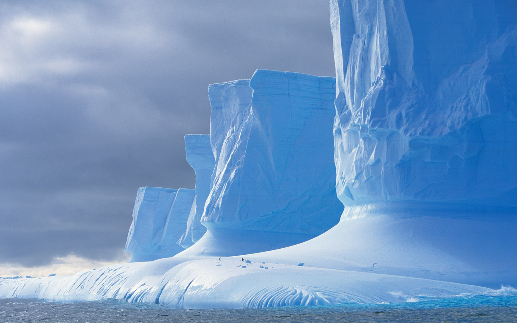 美丽的南极冰山风景壁纸