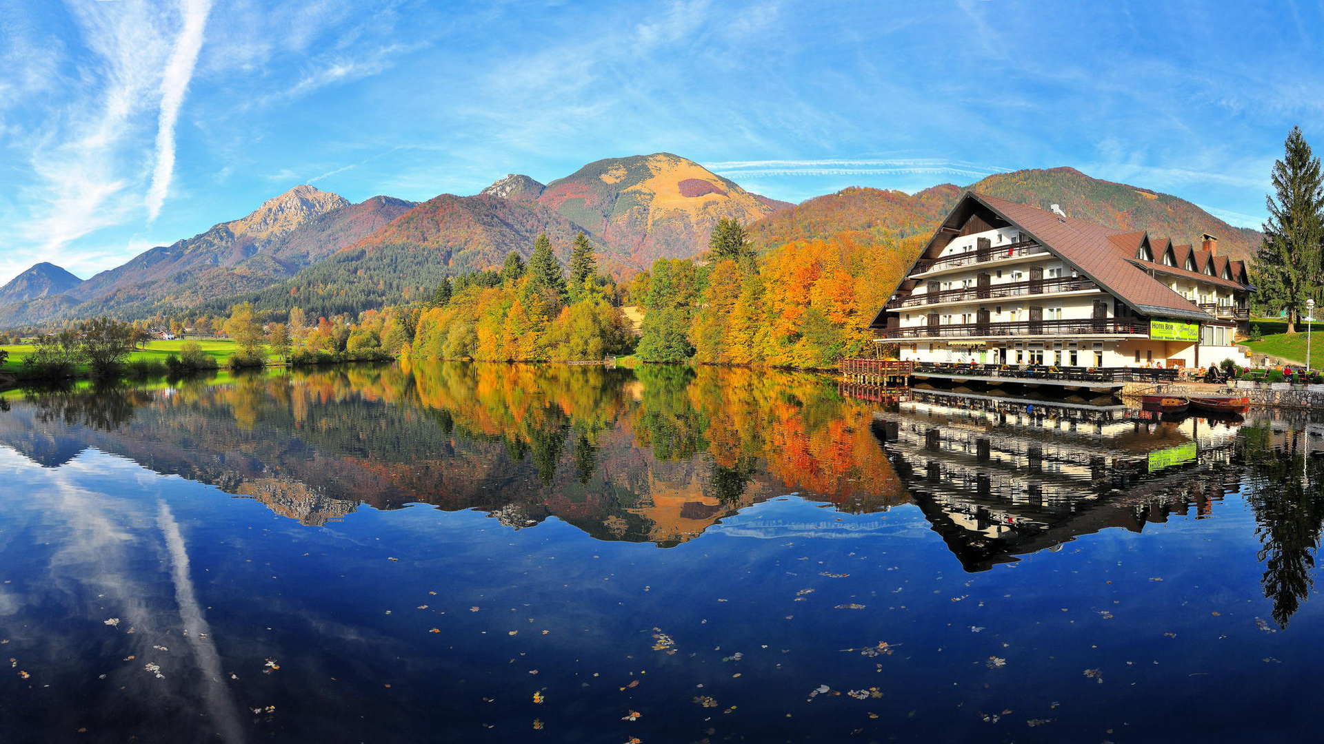 自然，秋天，山，湖，秋，房子，旅馆，倒映，天空，云，美丽风景壁纸