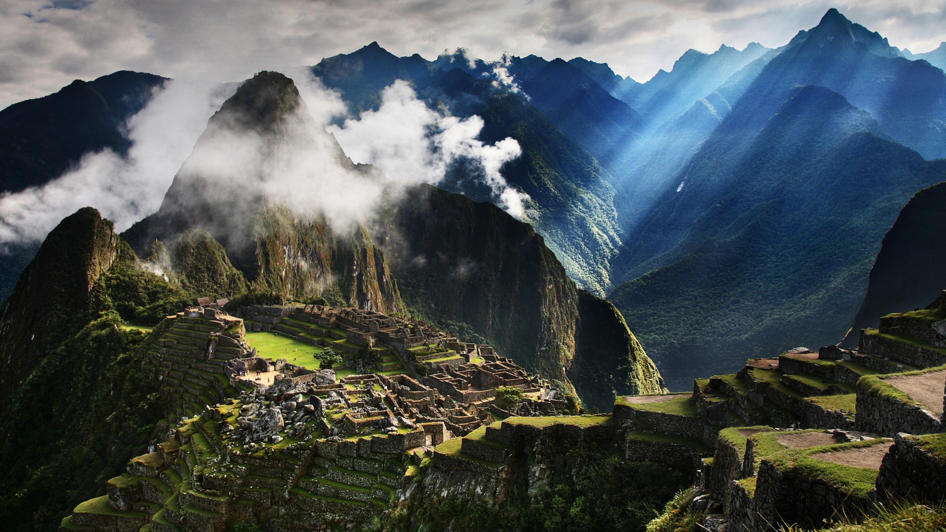 秘鲁安第斯山脉风景桌面壁纸