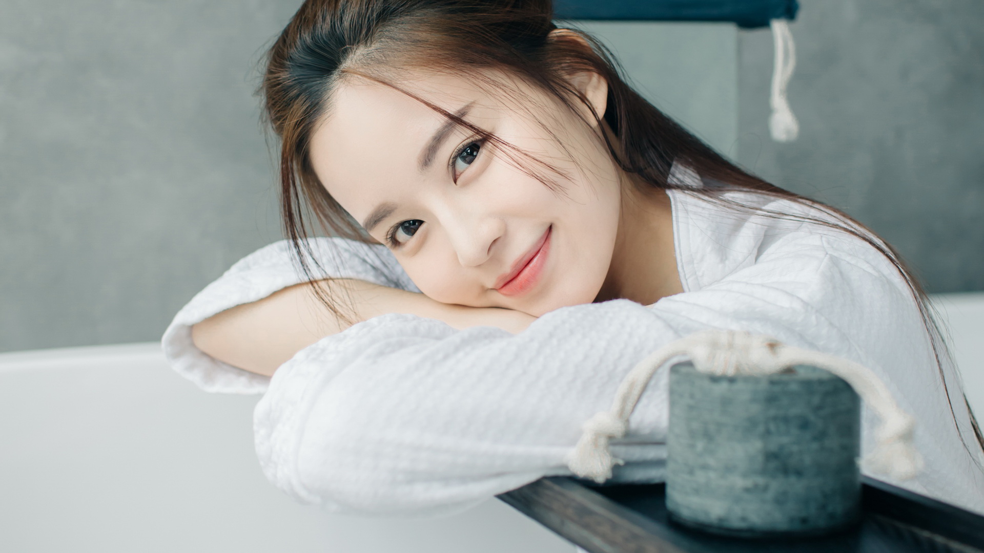 温心(Swan)居家漂亮温馨可爱美女壁纸