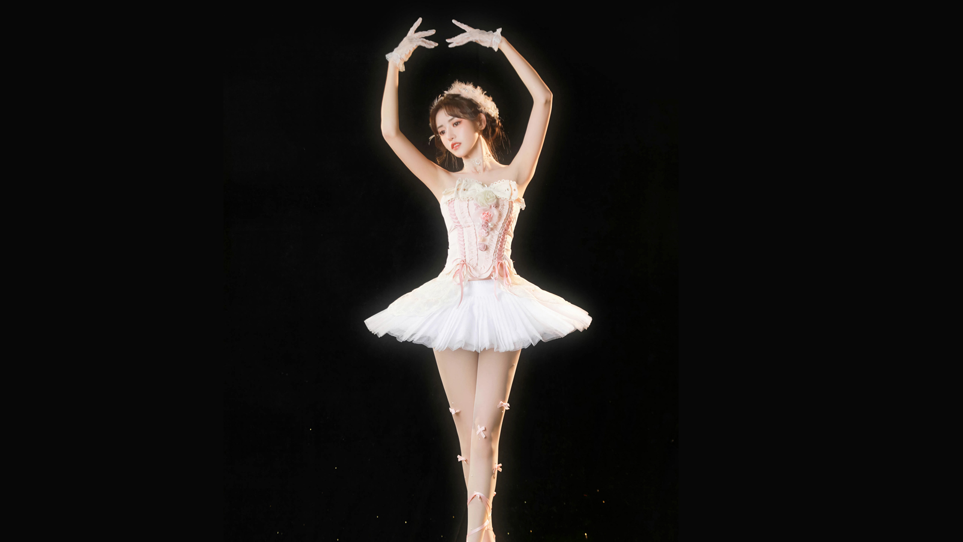 美女芭蕾舞好身材唯美养眼 黑色背景美女壁纸