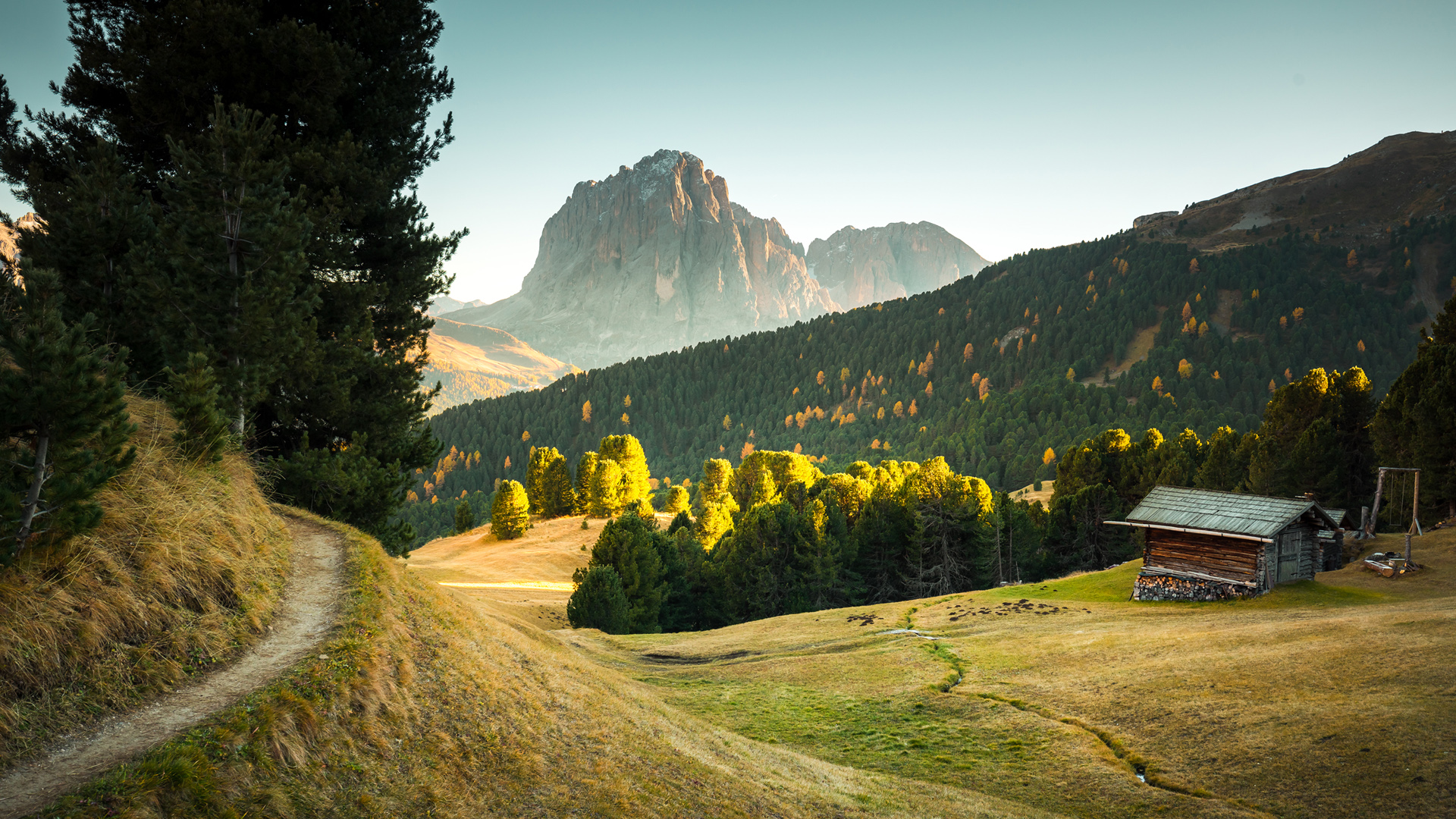 意大利美丽的秋天日落风景壁纸