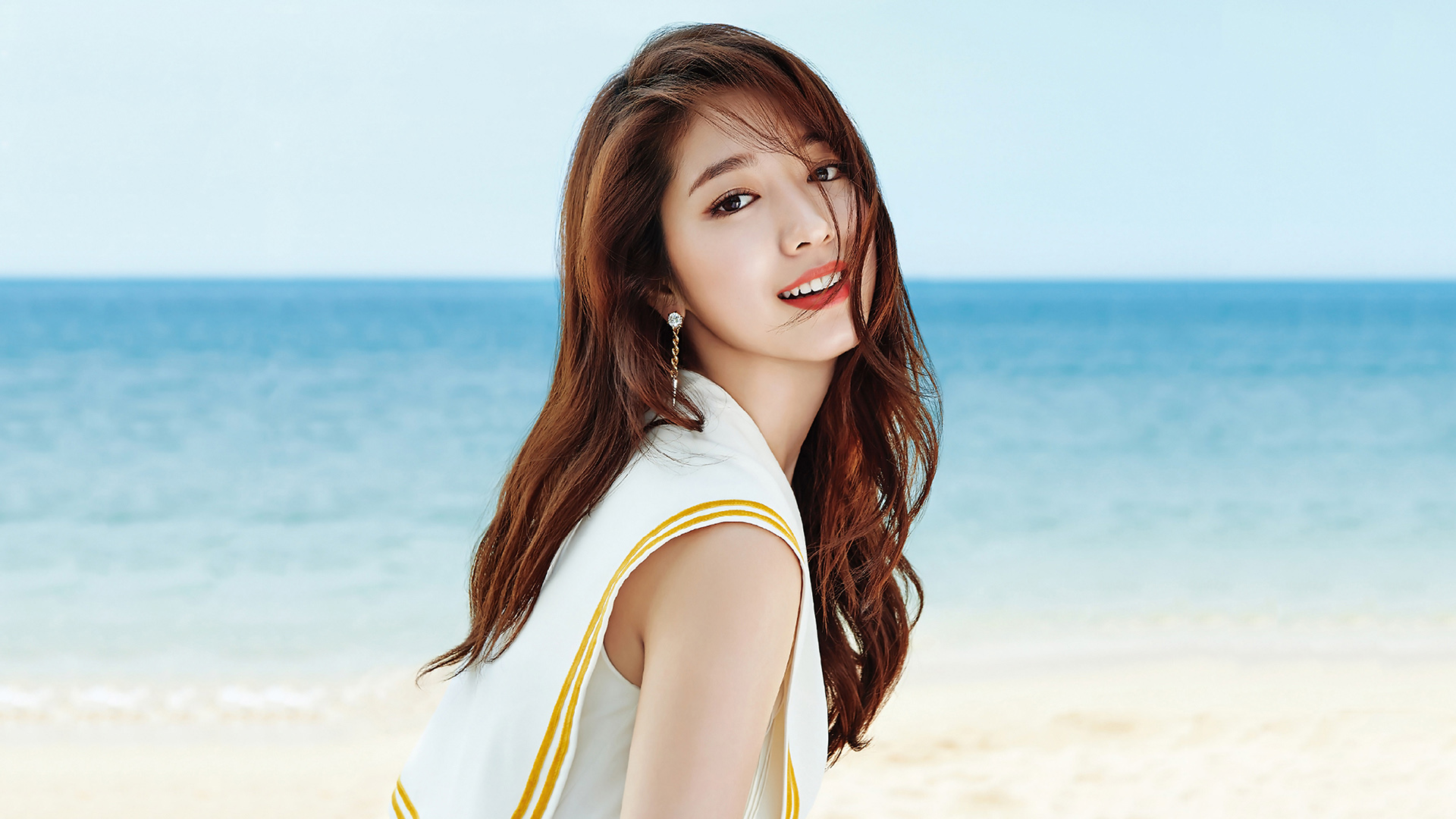 朴信惠，韩国美女，清纯，气质，沙滩，海边，美女壁纸