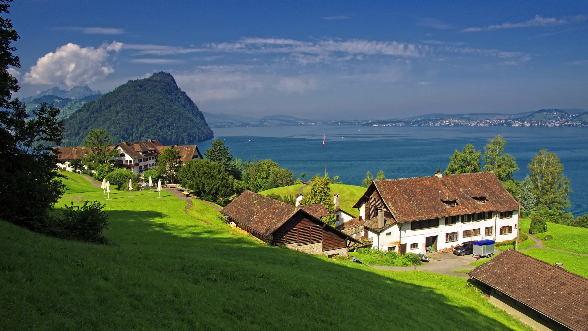瑞士，盖尔绍，琉森湖，山，绿色草地，房屋，风景桌面壁纸