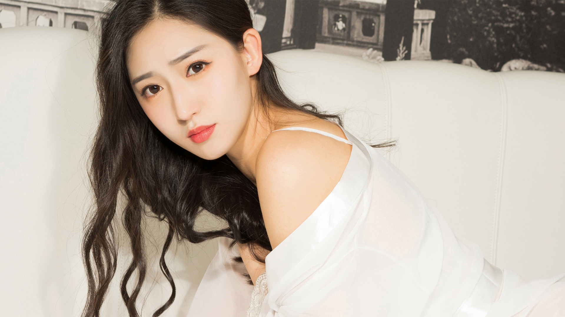 白色睡衣美女姜璐壁纸
