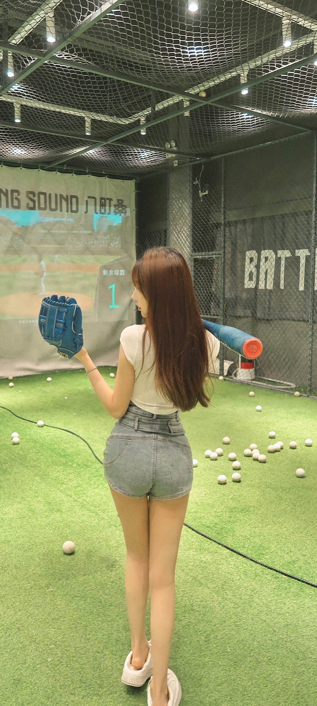 棒球女孩刘奕宁全屏手机壁纸