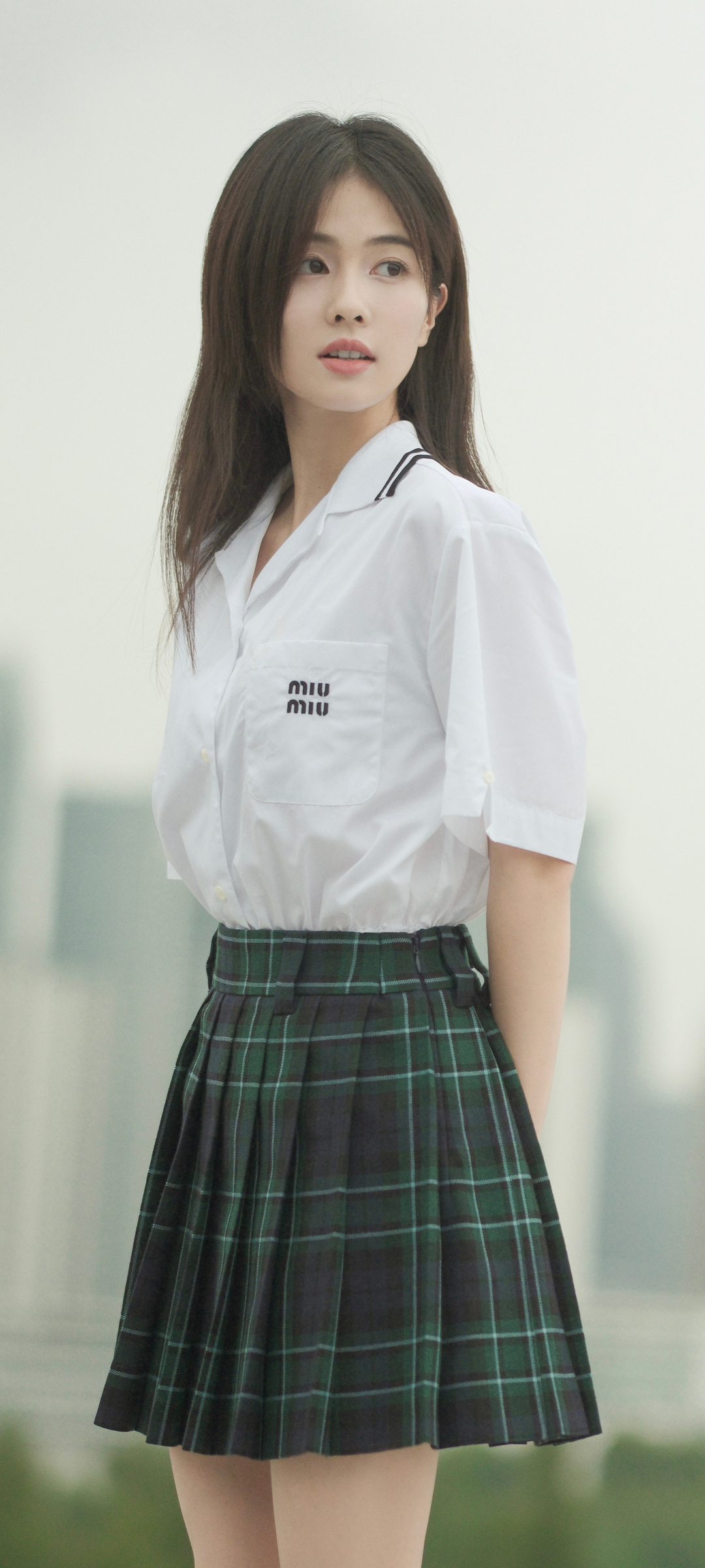 白鹿清新美女壁纸，免费下载，手机美化必备之选
