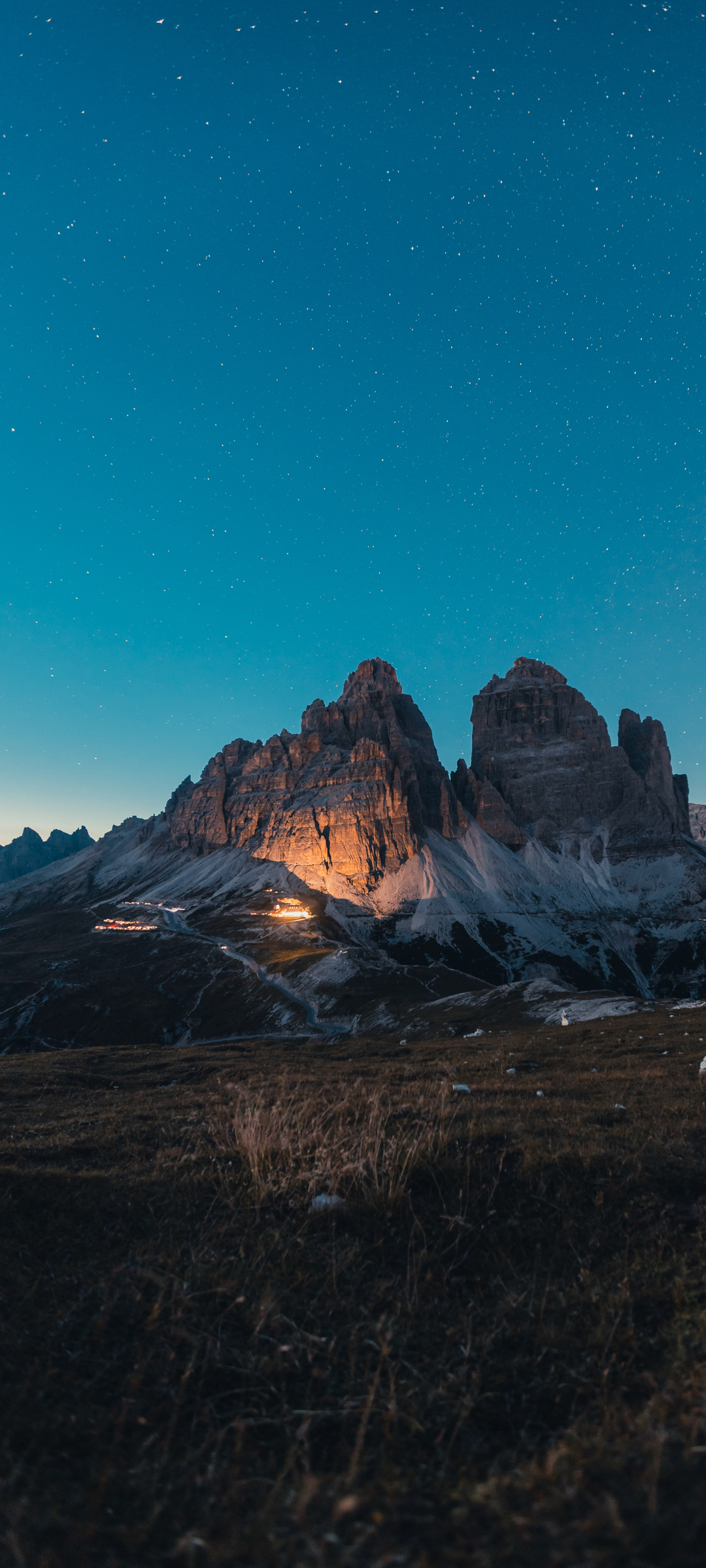 星空 晚上 山 灯光 风景 手机图片