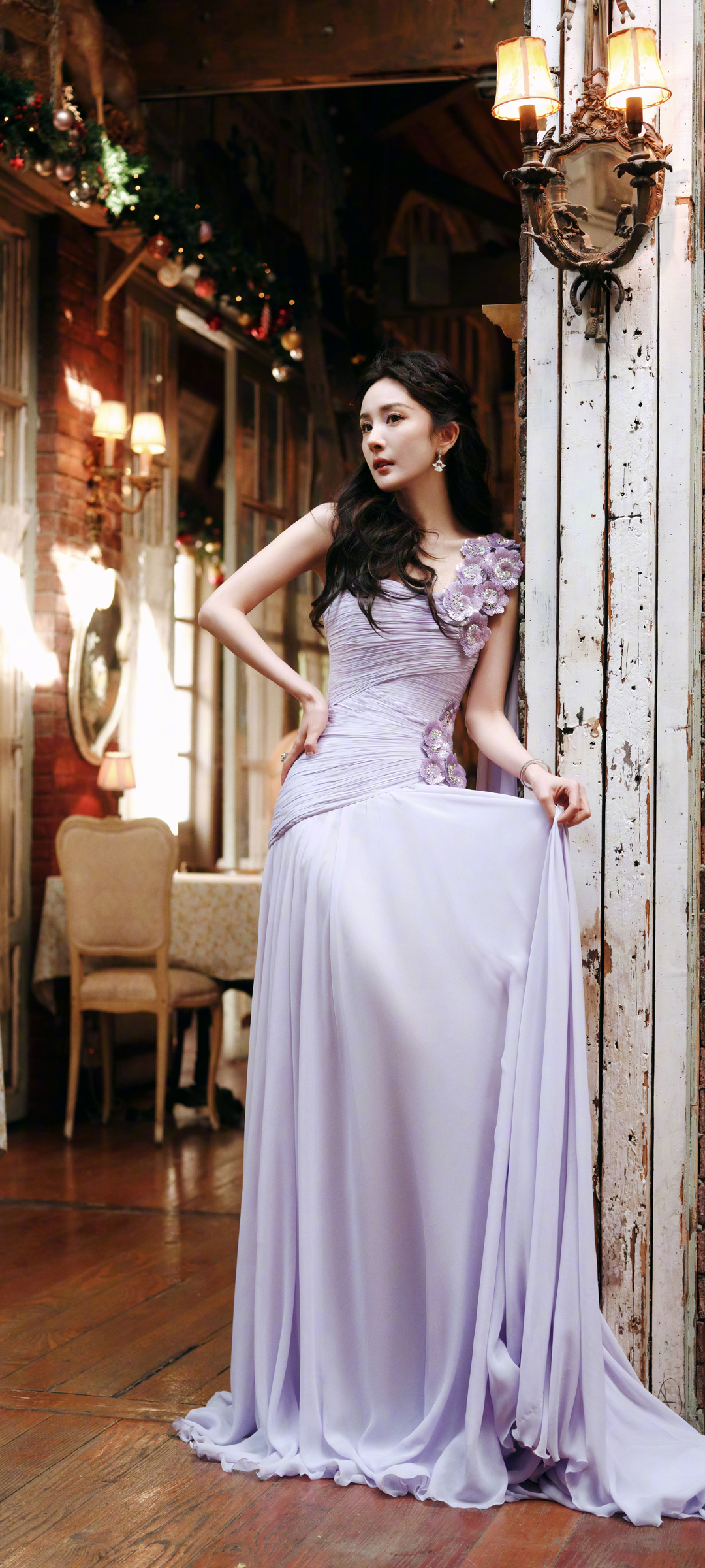 紫色长裙优雅美女杨幂手机高清壁纸