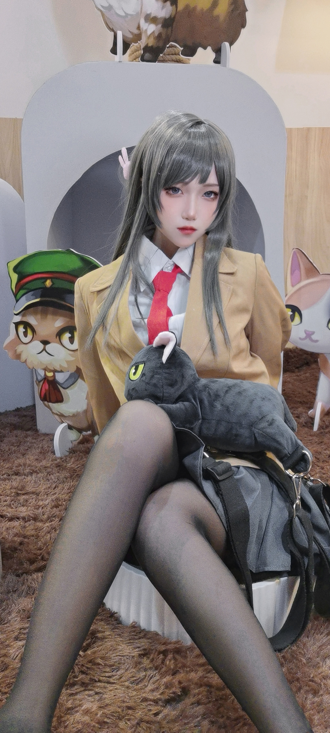 cos 制服 黑色丝袜美腿美女 猫 手机壁纸