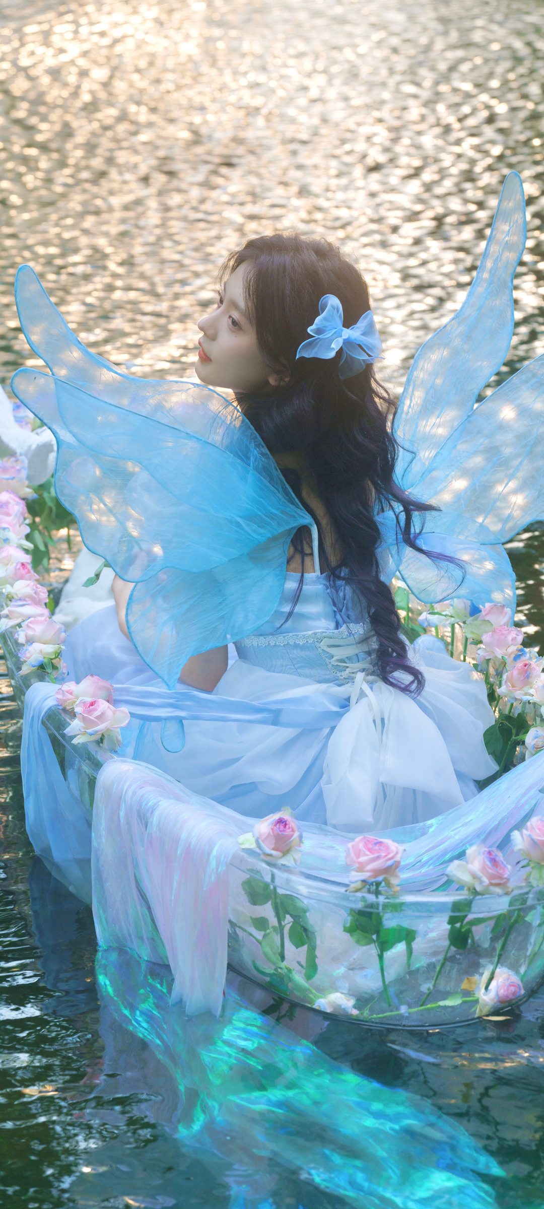 美丽的女人眼睛关闭与蝴蝶的翅膀 — 图库照片©piolka＃19899181