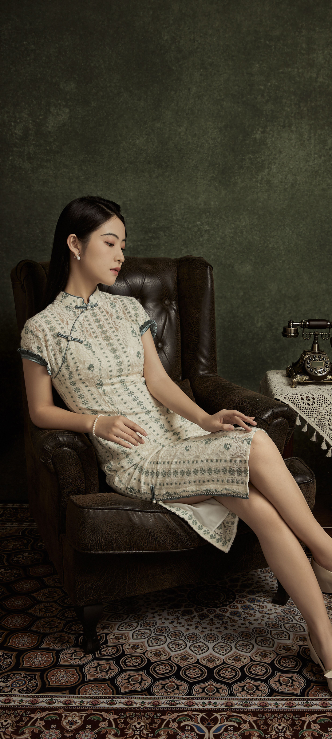 旗袍美女复古手机壁纸