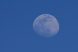 月球 陨石坑 天空 蓝色 极简主义 4k壁纸 3840x2160