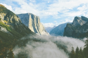 优胜美地yosemite国家公园的雾4k风景壁纸