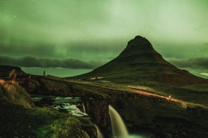  kirkjufell 山 瀑布 星空 冰岛 4k壁纸 3840x2160