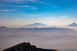 山脉 丘陵 雾 风景 天空 4k壁纸 3840x2160