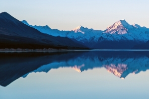 山水湖泊倒影风景3440x1440壁纸