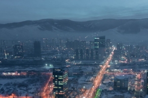 城市 鸟瞰图 建筑 道路 山 雪 4k壁纸 3840x2160