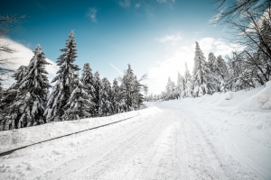 雪盖公路4k风景壁纸