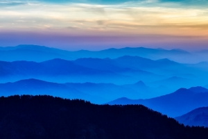 尼泊尔 日出 上午 山 雾 全景图 天空 图片