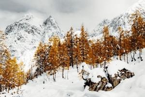 山脉 树木 河流 雪 冬天 自然 风景 4k壁纸 3840x2160