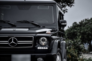 梅赛德斯-奔驰g500 brabus suv 豪华 黑色 正面 4k壁纸 3840x2160