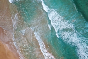 大海 海浪 水 海滩 沙子 鸟瞰 4k壁纸 3840x2160