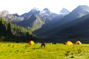 著名景点四姑娘山