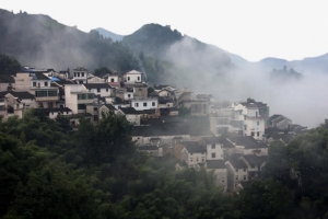 黄山脚下坡山古村