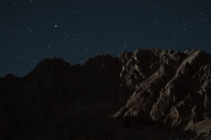 山脉 岩石 夜晚 星星 星空 4k壁纸 3840x2160