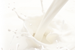 牛奶润肤露香皂PSD分层主图背景素材