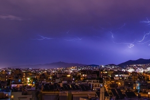 城市雷电夜景