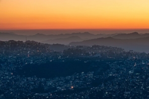 夜城 鸟瞰图 日落 天空 雾 4k壁纸 3840x2160