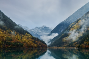 华为MateXT非凡大师 秋天山水风景 三折叠高清壁纸