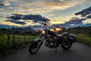  yamaha virago yamaha 摩托车 自行车 沥青 云 4k壁纸 3840x2160