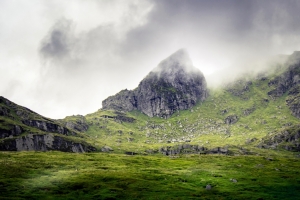 苏格兰南部高地的山4k风景壁纸