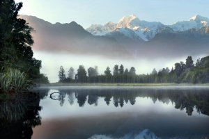 美丽的湖水与雪山3440x1440风景壁纸