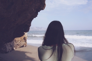 海滩 女孩 头发 背部 人物摄影图片