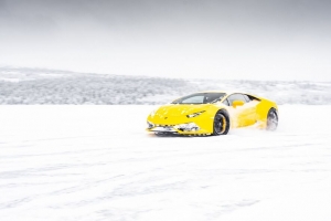 兰博基尼aventador 兰博基尼 黄色 冬季 雪地 跑车 超级跑车 4k壁纸 3840x2160