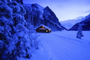 冬天雪房子风景图片