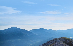 高处山川河流震撼背景图