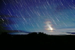 星星 月亮 夜晚 黑暗 模糊 长曝光 4k壁纸 3840x2160