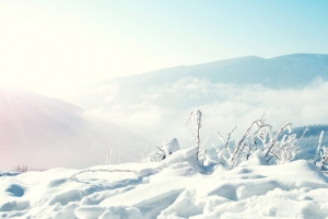 雪景天空下雪素材图片