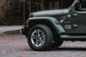  jeep wrapper jeep 汽车 suv 灰色 侧视图 4k壁纸 3840x2160